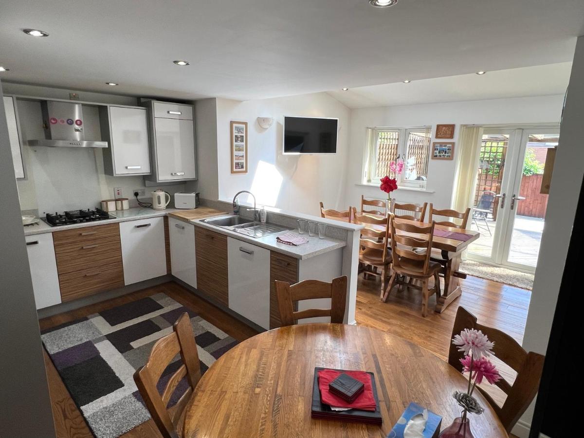 Simply Stunning 2 Bedroom Home With Parking Space Nottingham Exterior photo